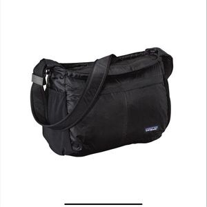 Paragonia lightweight travel courier